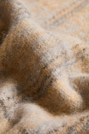 Декоративное плед с клетчатым узором- Заказать в России