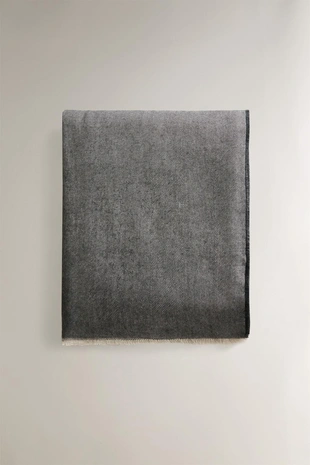 Легкое одеяло с бахромой