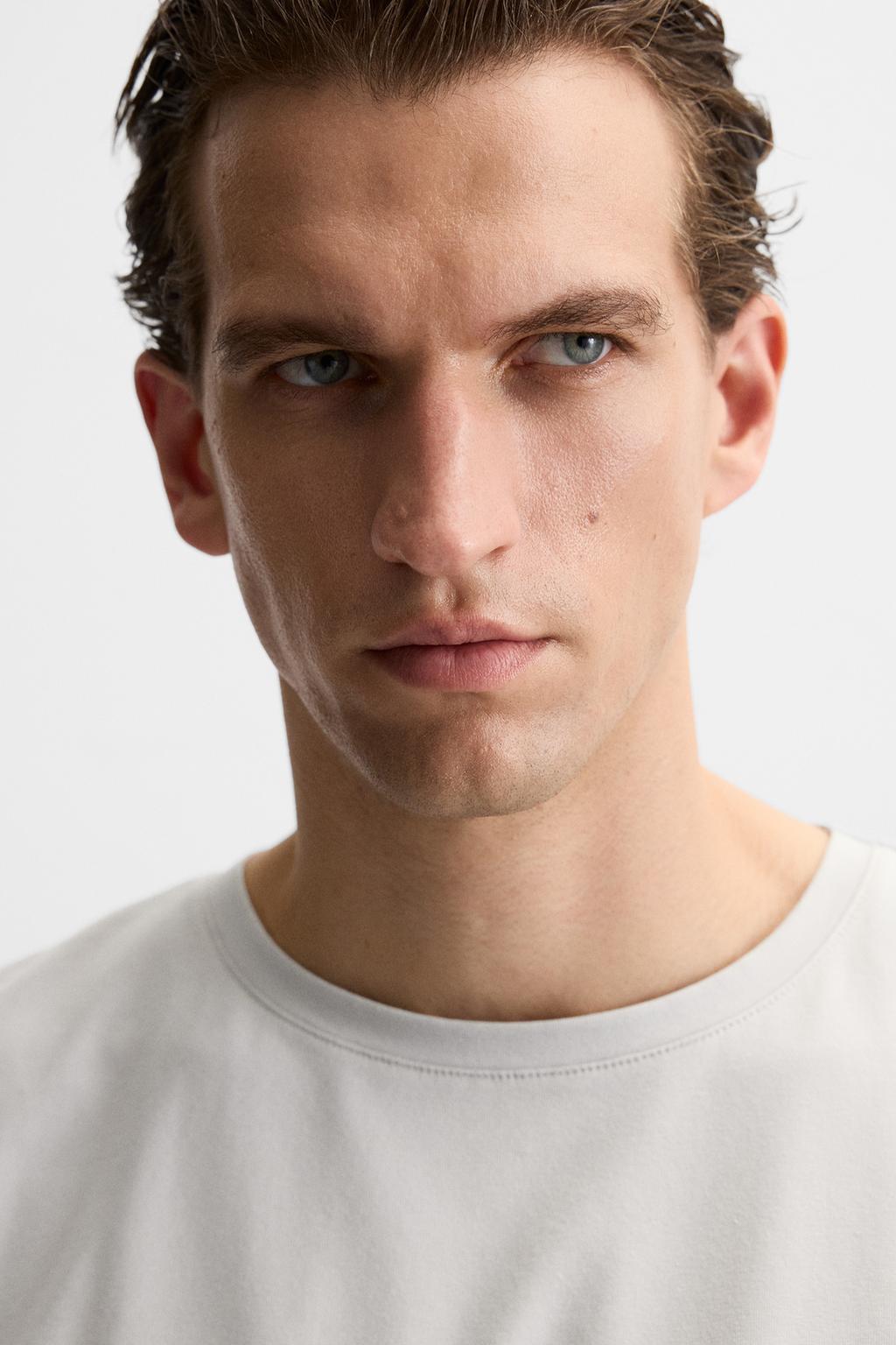 БАЗОВАЯ ФУТБОЛКА SLIM FIT