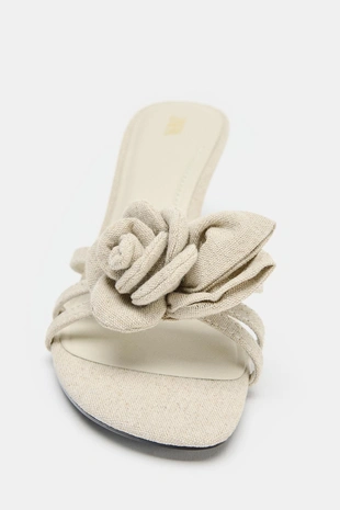 Босоножки с ремешками и декоративной отделкой- Заказать в России