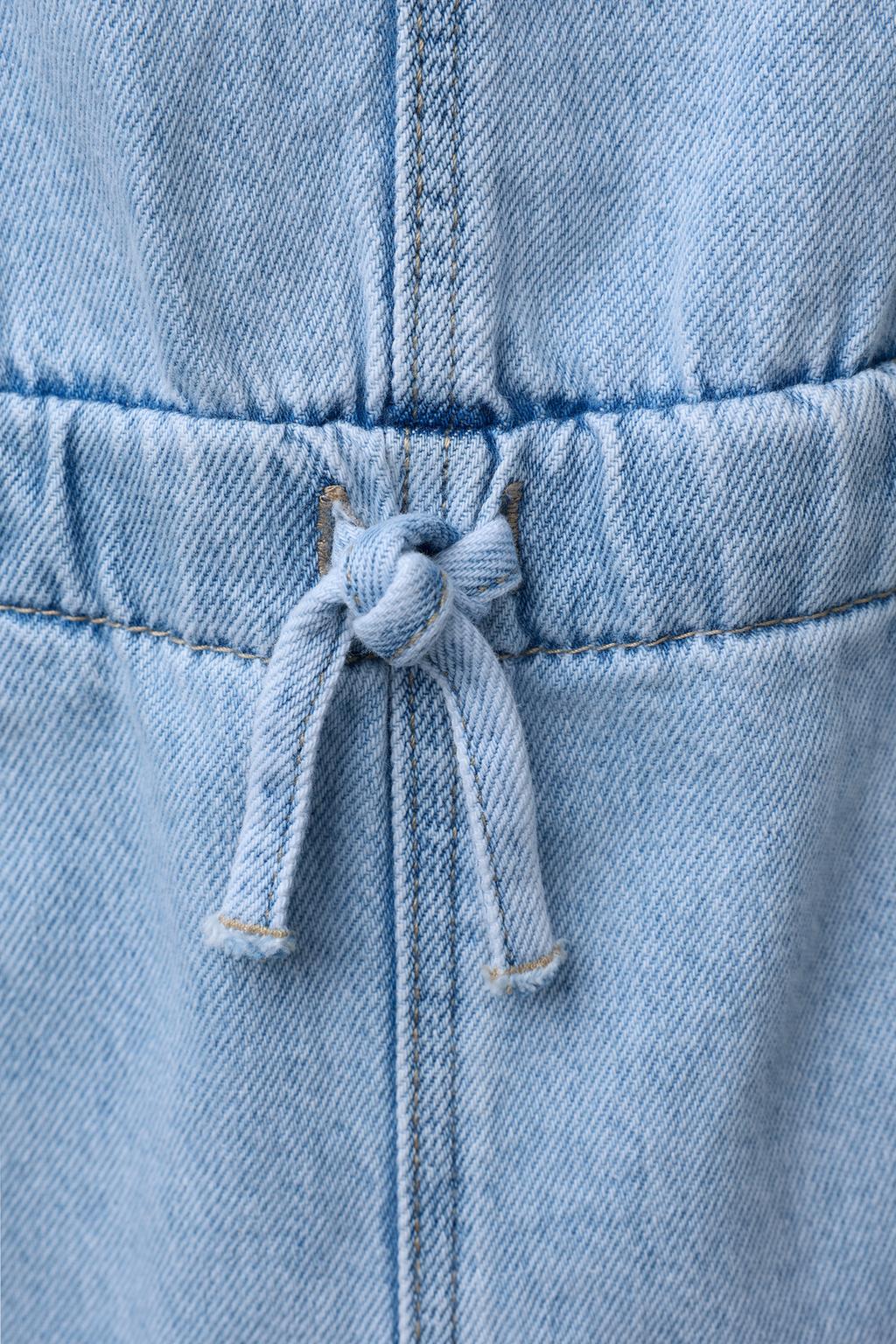 ДЛИННЫЙ ДЖИНСОВЫЙ КОМБИНЕЗОН С НАШИВКОЙ «СЕРДЦЕ»