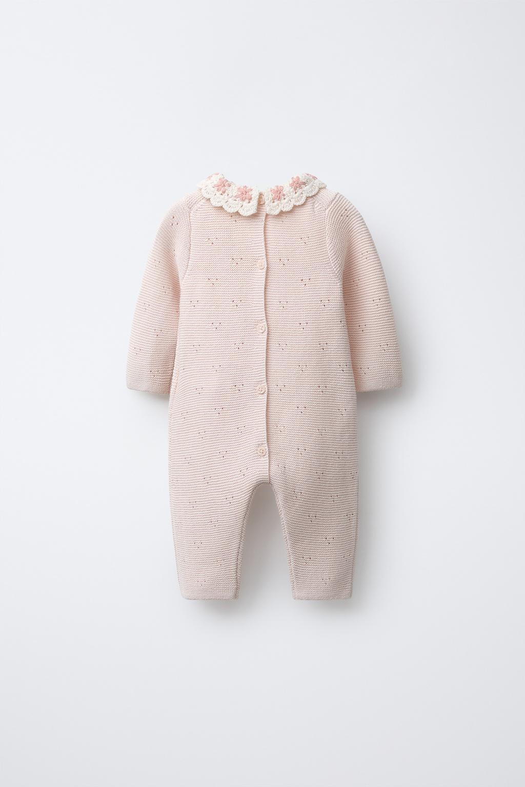 КОМБИНЕЗОН ВЯЗАНЫЙ, ВОРОТНИК КРЮЧКОМ, ВЫШИТЫЕ ЦВЕТЫ