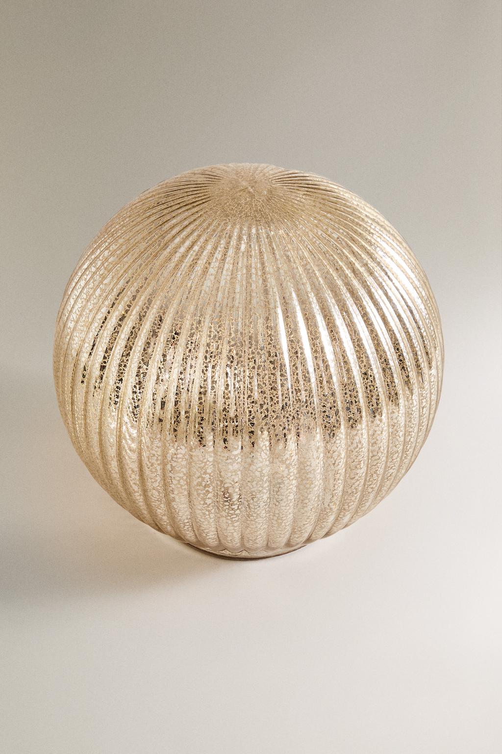 Рождественское украшение среднее в виде полосатого мяча со встроенным светодиодом