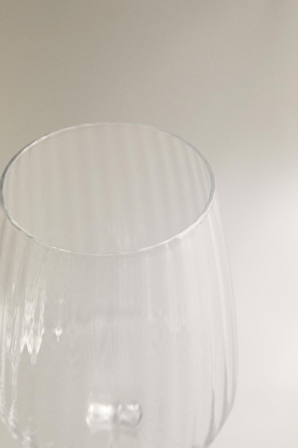 Стакан с линиями