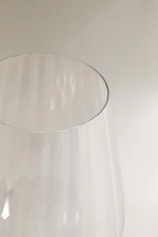 Высокий хрустальный стакан с вертикальным рельефом- Заказать в России