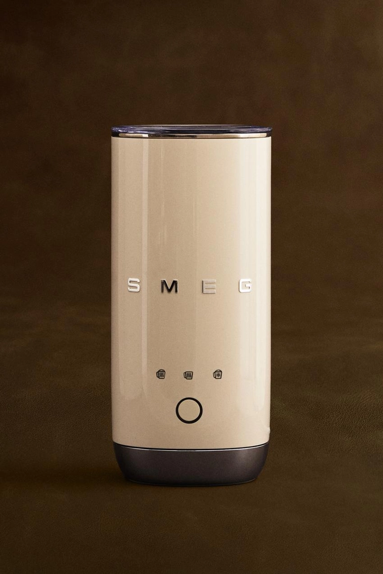 Электрический вспениватель молока smeg