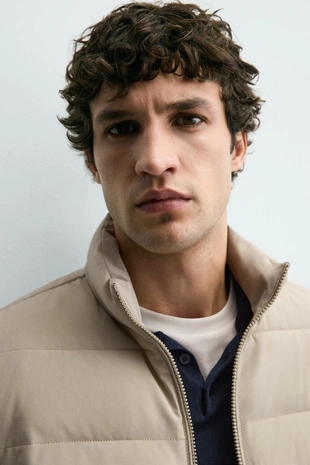 Стеганая куртка с комбинированными деталями- Заказать в России