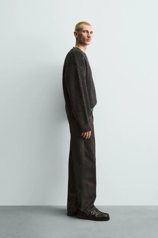 Свитер из рельефной ткани с контрастными элементами- Заказать в России