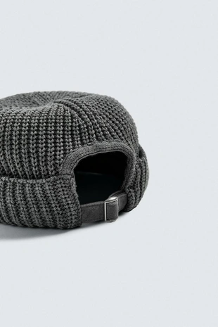 Короткая шапка бини- Заказать в России