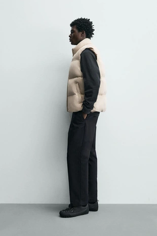 Стеганый жилет классического кроя