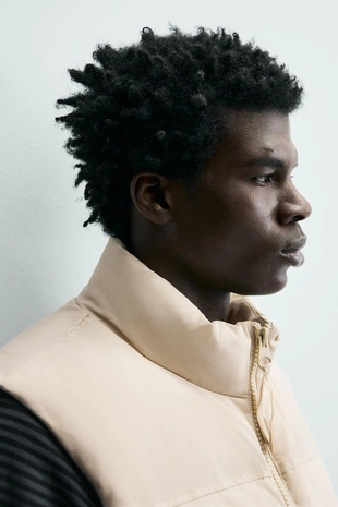 Стеганый жилет классического кроя- Заказать в России