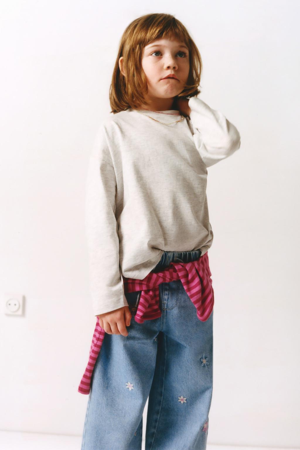 ДЖИНСЫ WIDE LEG С ВЫШИВКОЙ В ВИДЕ ЦВЕТОВ