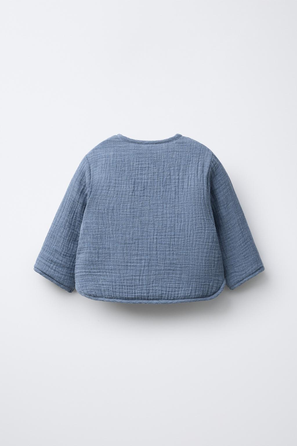 СТЕГАНЫЙ ЖАКЕТ ИЗ РЕЛЬЕФНОЙ ТКАНИ