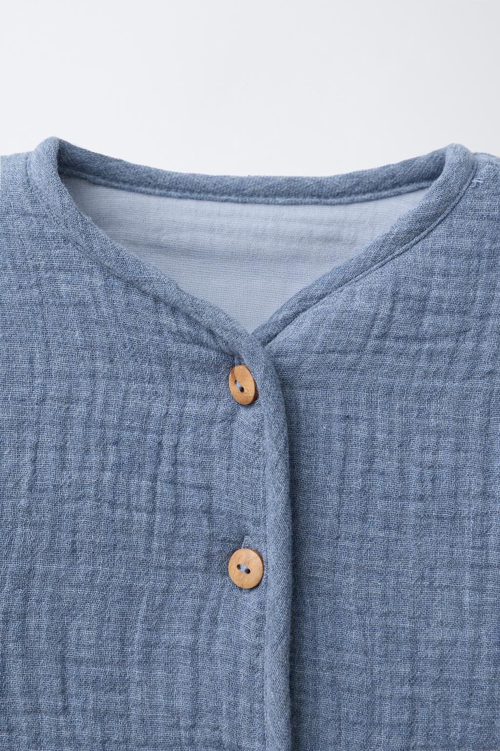 СТЕГАНЫЙ ЖАКЕТ ИЗ РЕЛЬЕФНОЙ ТКАНИ