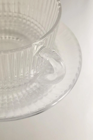 Стеклянная чашка с рельефным геометрическим узором- Заказать в России