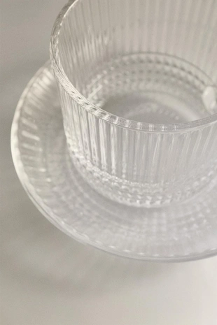 Стеклянная чашка для кофе с блюдцем и выпуклым геометрическим дизайном- Заказать в России