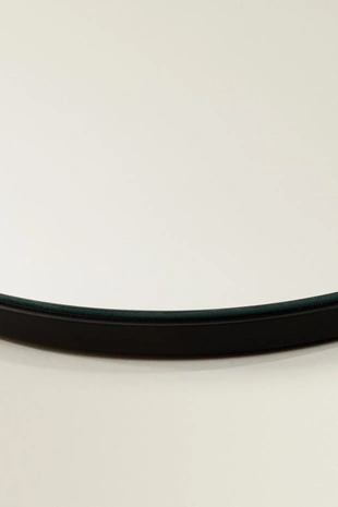 Небольшое асимметричное настенное зеркало- Заказать в России