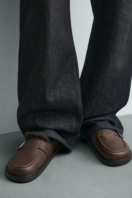КОЖАНЫЕ САБО С ПРЯЖКОЙ