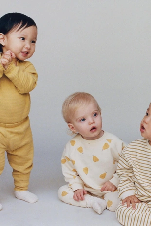 Комплект из толстовки и леггинсов с принтом «груши»- Заказать в России