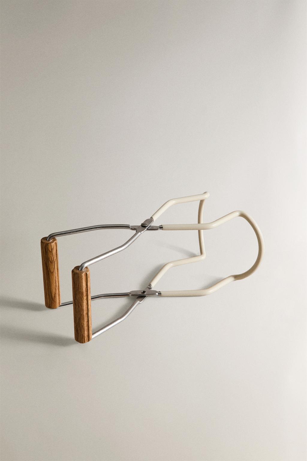 Деревянные щипцы для банок