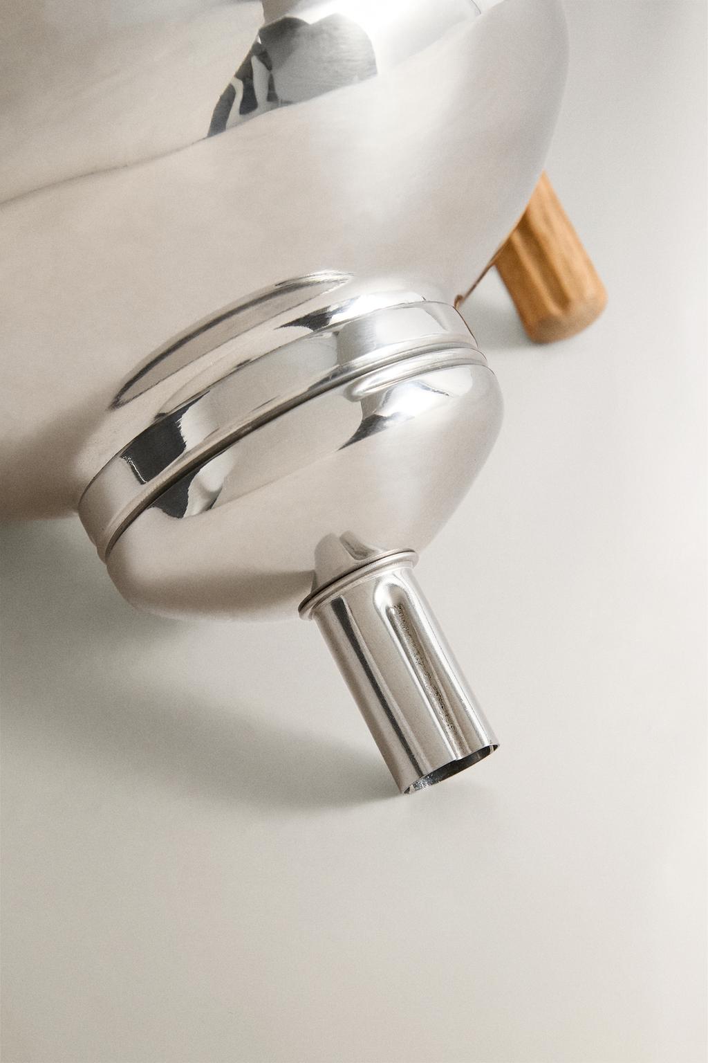 Кухонный воронко с деревянной ручкой