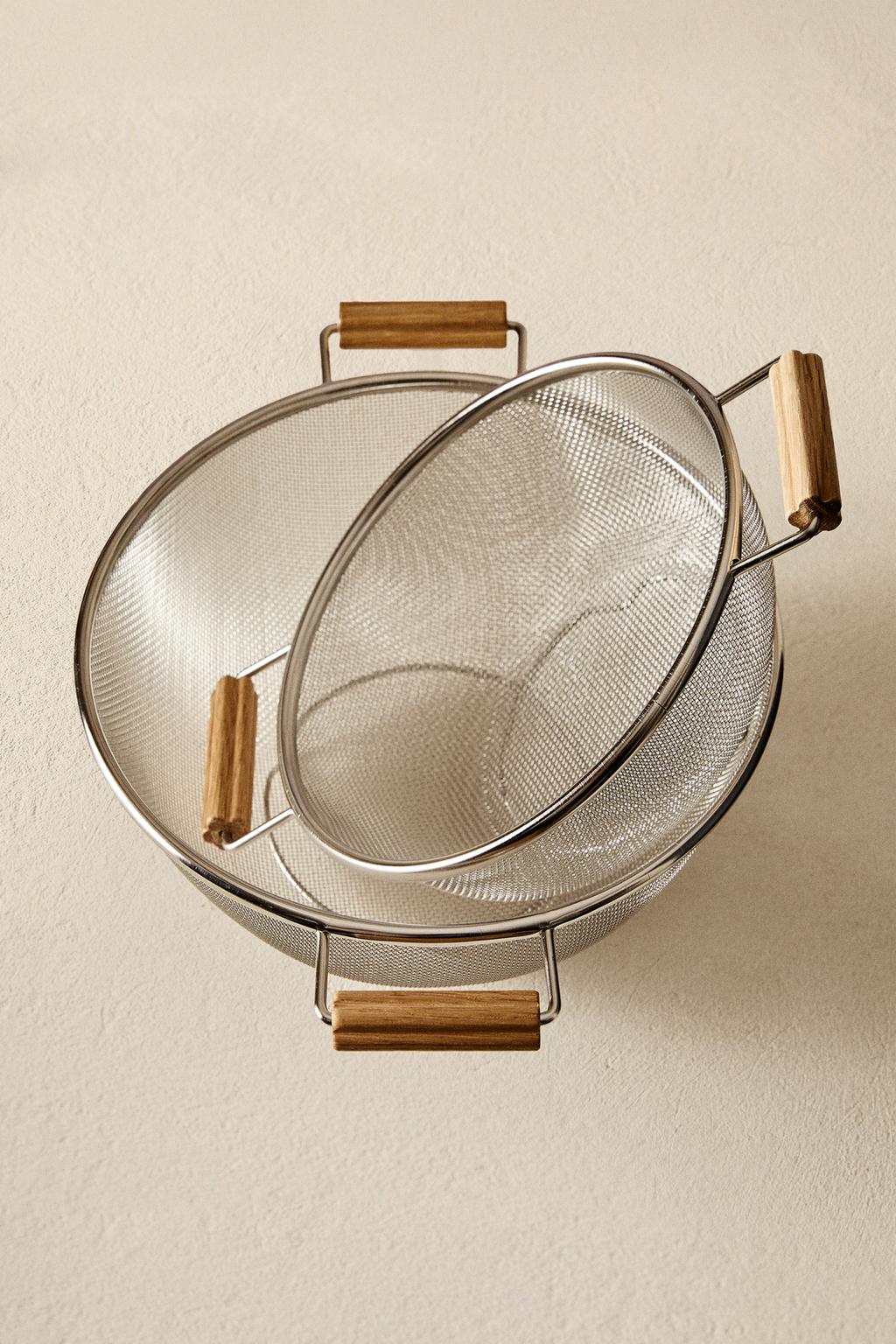 Дуршлаг для кухни с деревянными ручками