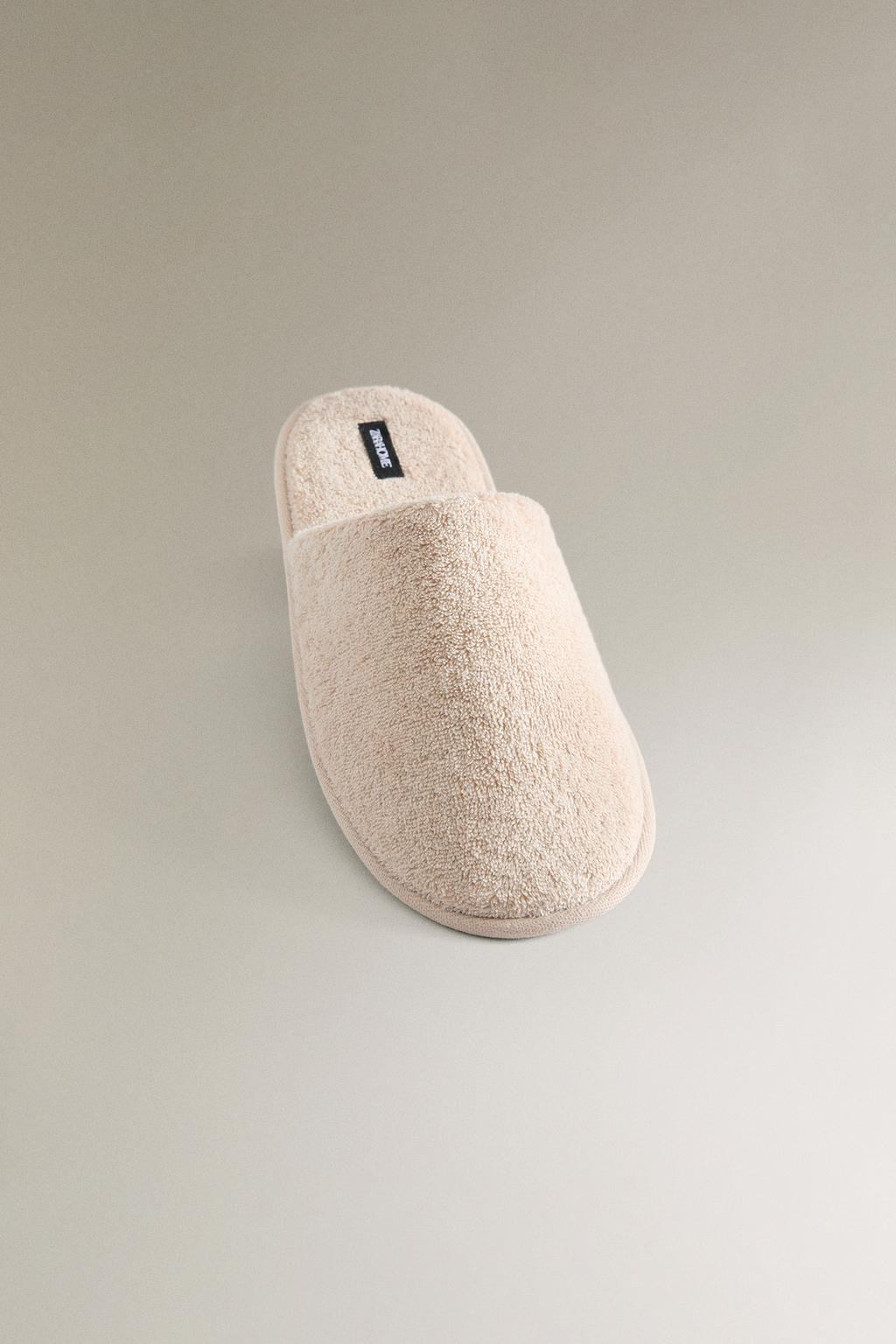 Тапочки для ванной комнаты из махровой ткани