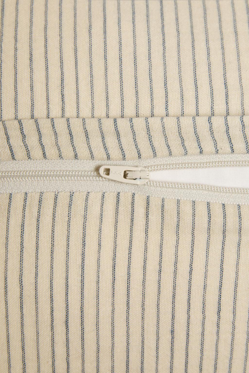 Детский мягкий чехол на подушку из муслина с реверсивным узором