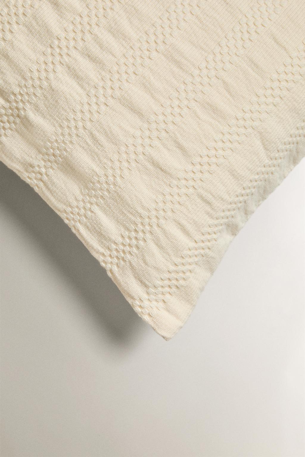 Детский чехол с полосатой фактурой для подушки