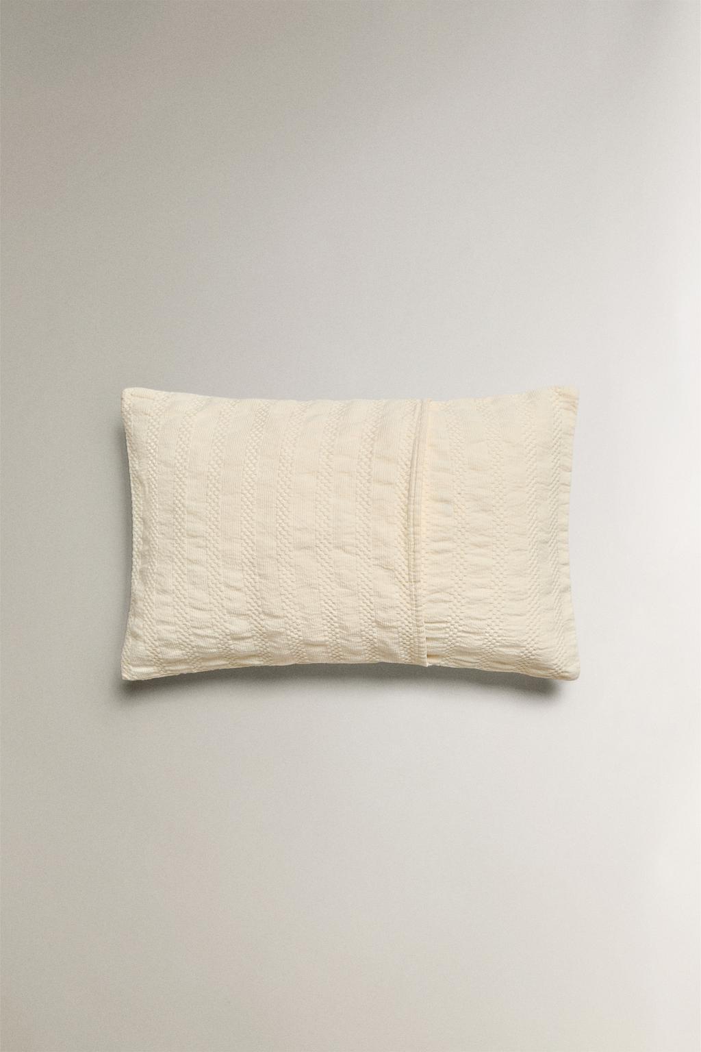 Детский чехол с полосатой фактурой для подушки