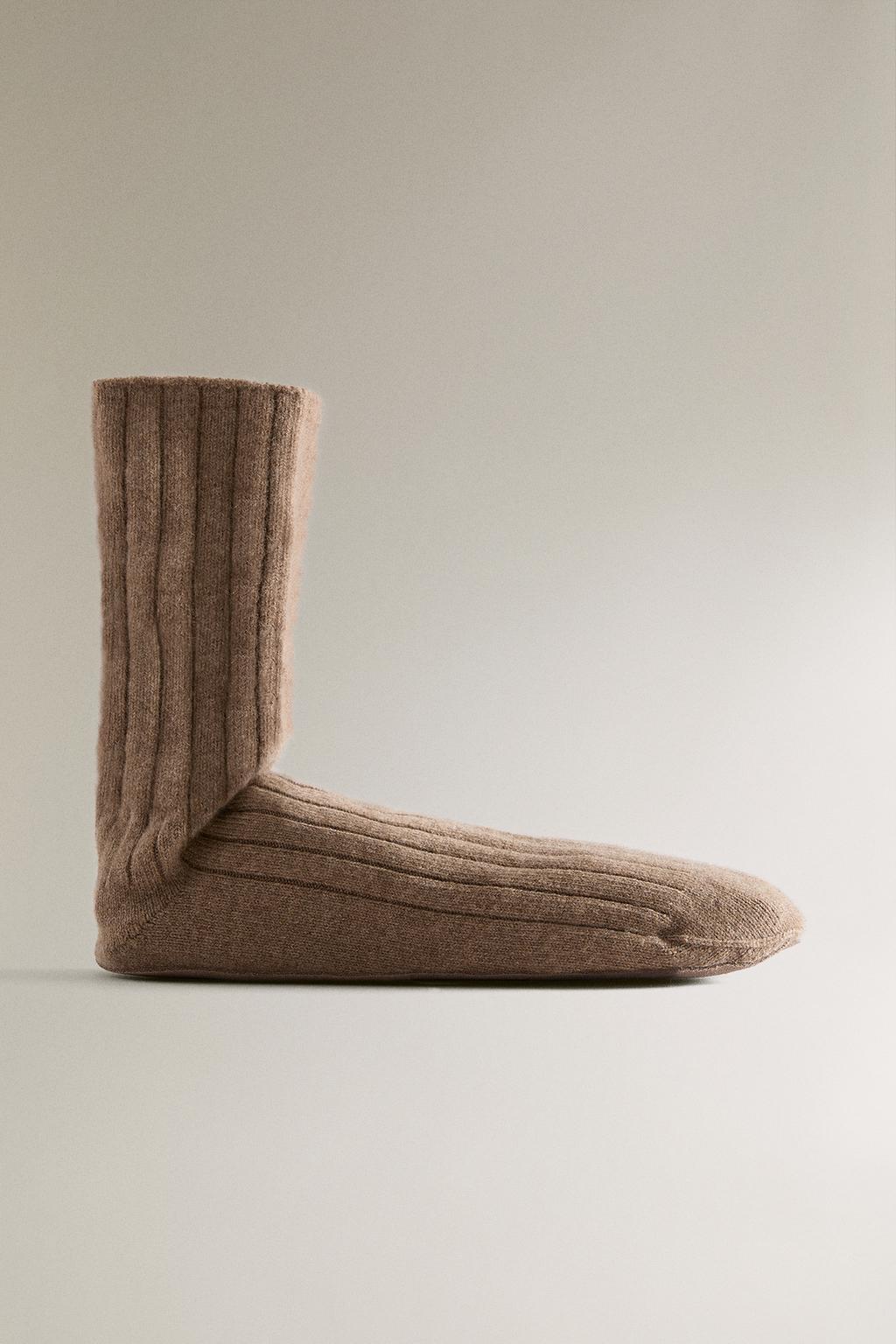 Носки из кашемира с подошвой из кожи