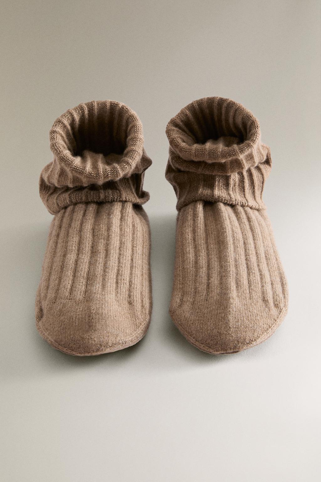 Носки из кашемира с подошвой из кожи