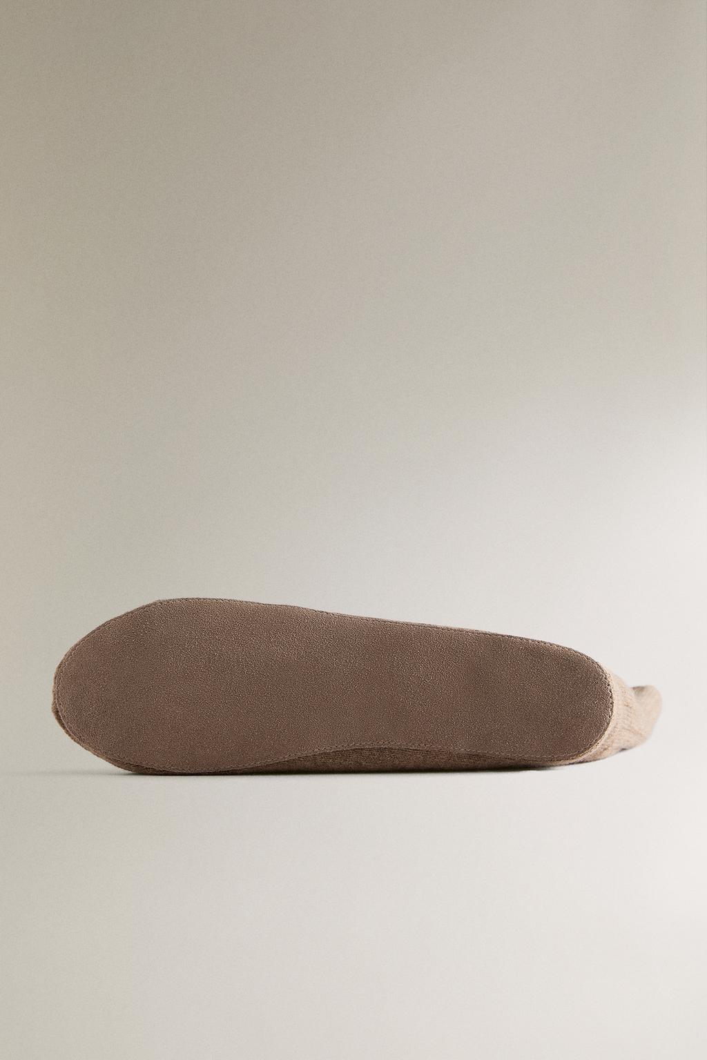 Носки из кашемира с подошвой из кожи