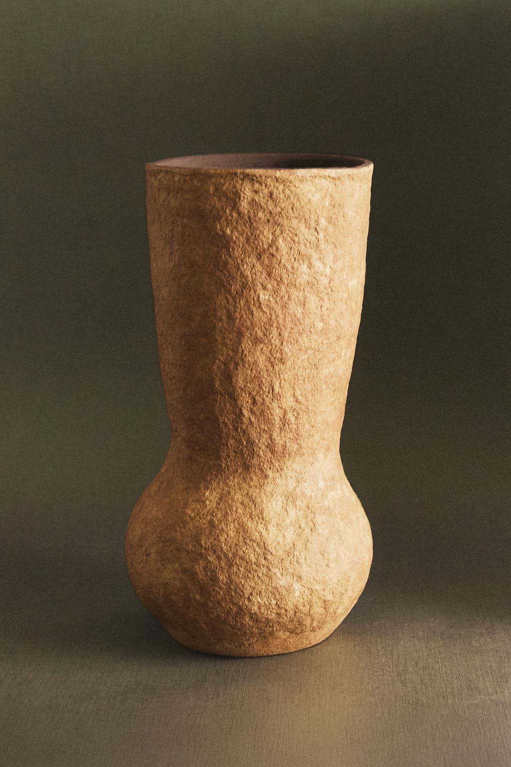 Ваза из бумажной массы