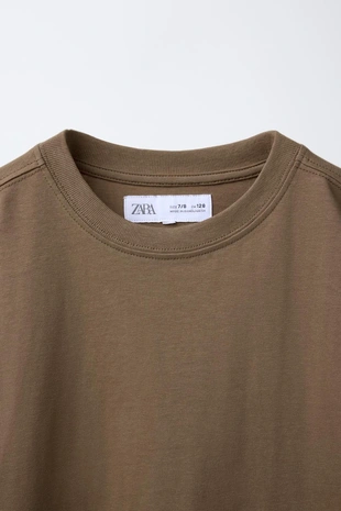 Базовая однотонная футболка