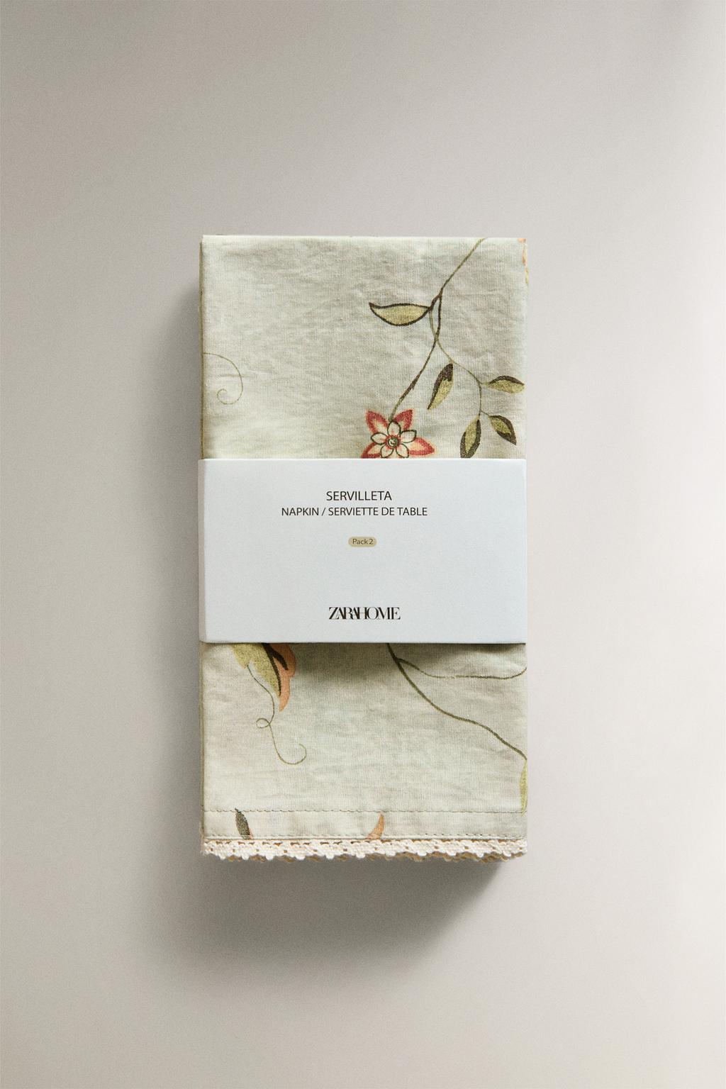 Набор салфеток с цветочным принтом и кружевными оборками (набор из 2 штук)