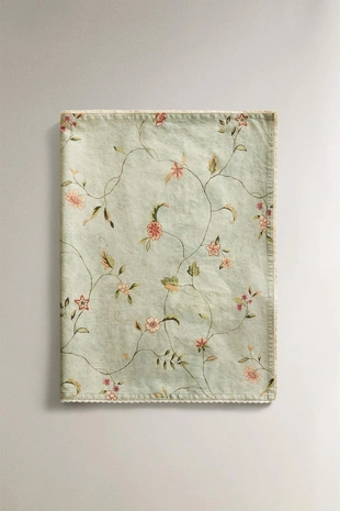 Текстильный бегунок для стола с цветочным принтом и кружевным краем- Заказать в России