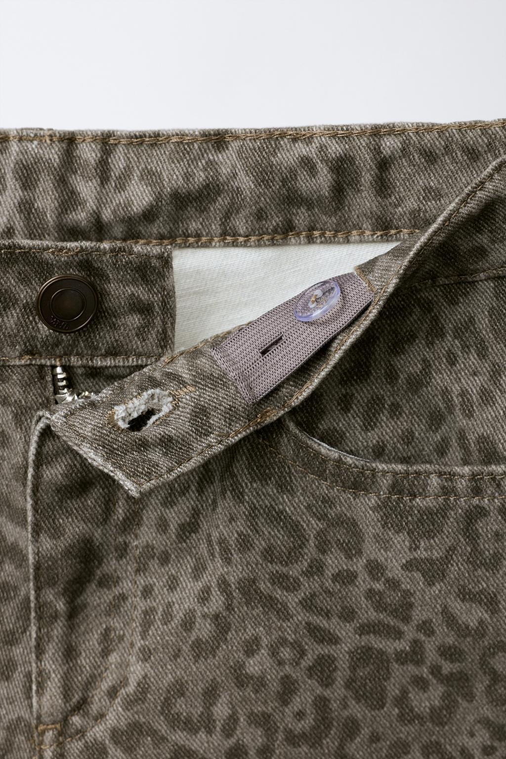 ДЖИНСОВЫЕ ШОРТЫ С АНИМАЛИСТИЧНЫМ ПРИНТОМ