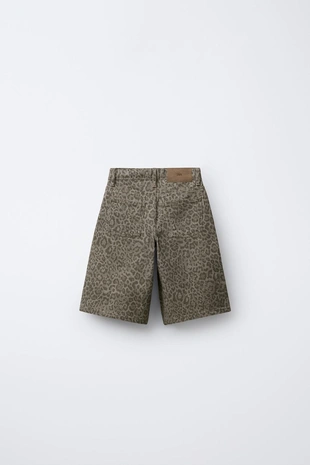 Джинсовые шорты с анималистичным принтом- Заказать в России