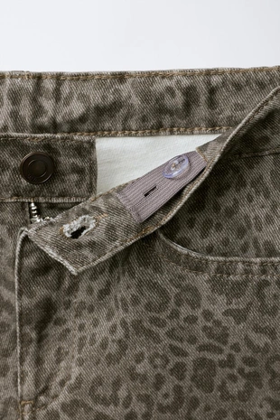 Джинсовые шорты с анималистичным принтом- Заказать в России