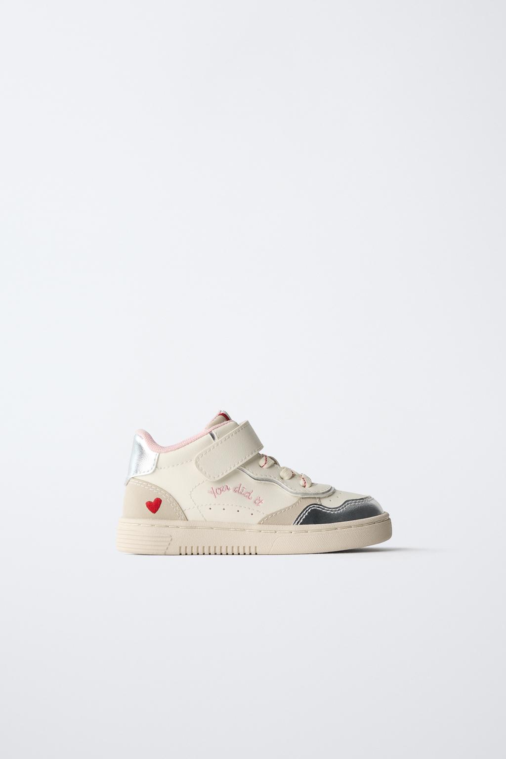 ВЫСОКИЕ КРОССОВКИ С СЕРДЕЧКОМ