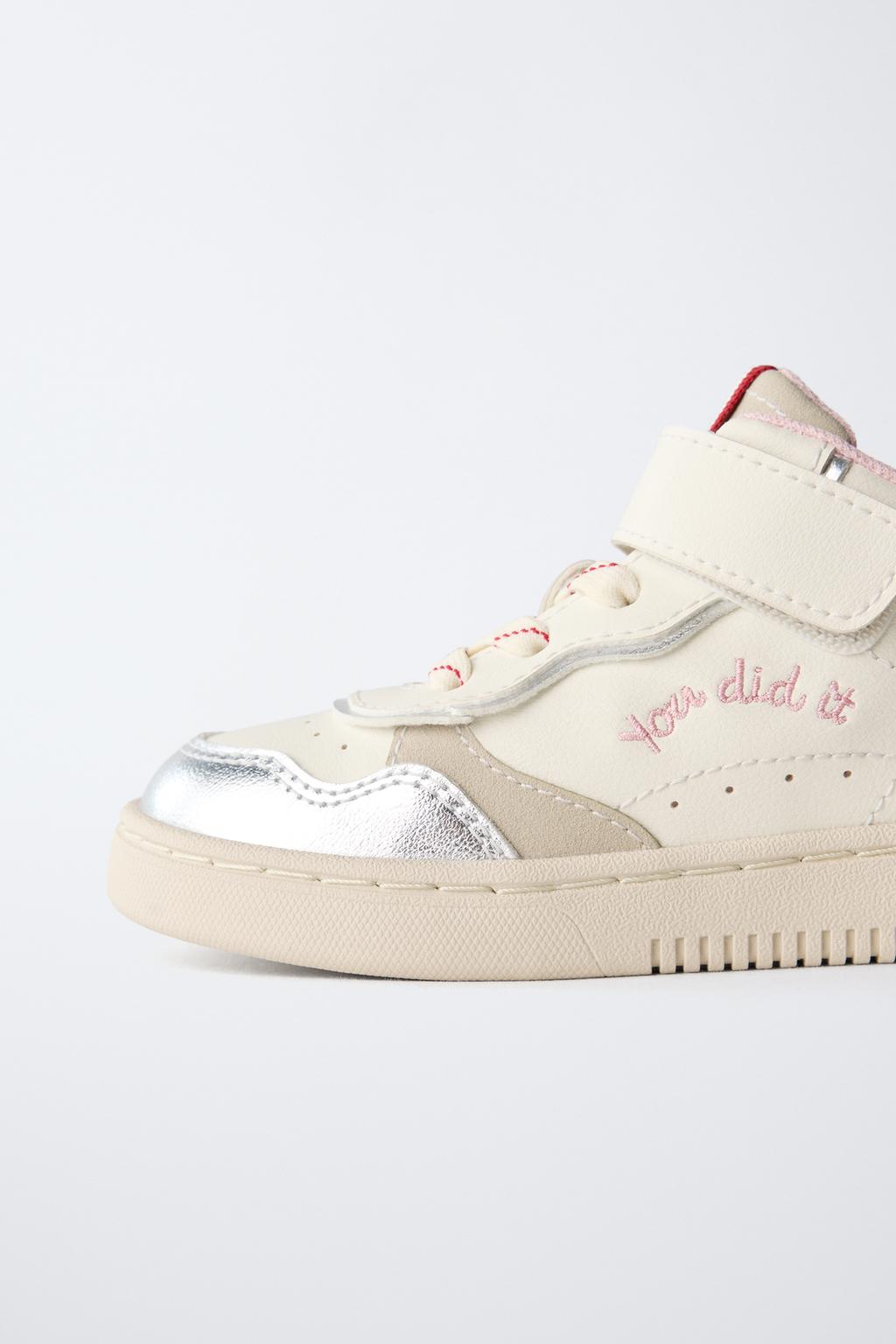 ВЫСОКИЕ КРОССОВКИ С СЕРДЕЧКОМ