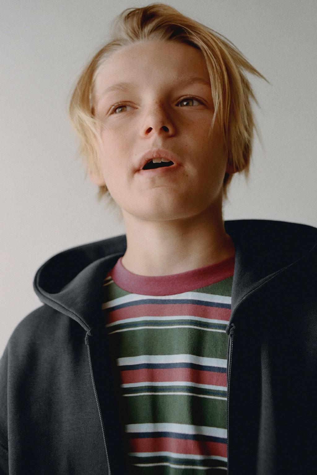 ТОЛСТОВКА НА МОЛНИИ