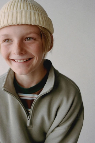 Базовая толстовка с нашивкой- Заказать в России