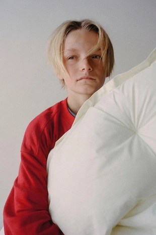 Базовая толстовка с надписью и нашивкой- Заказать в России