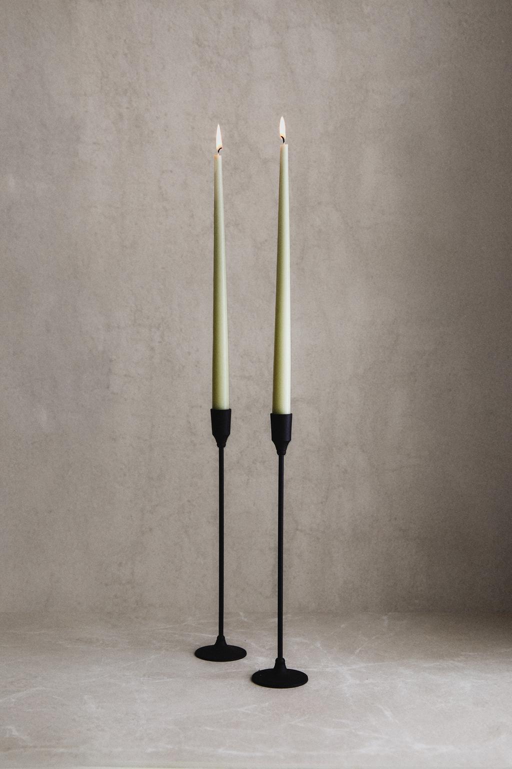 Длинная матовая декоративная свеча