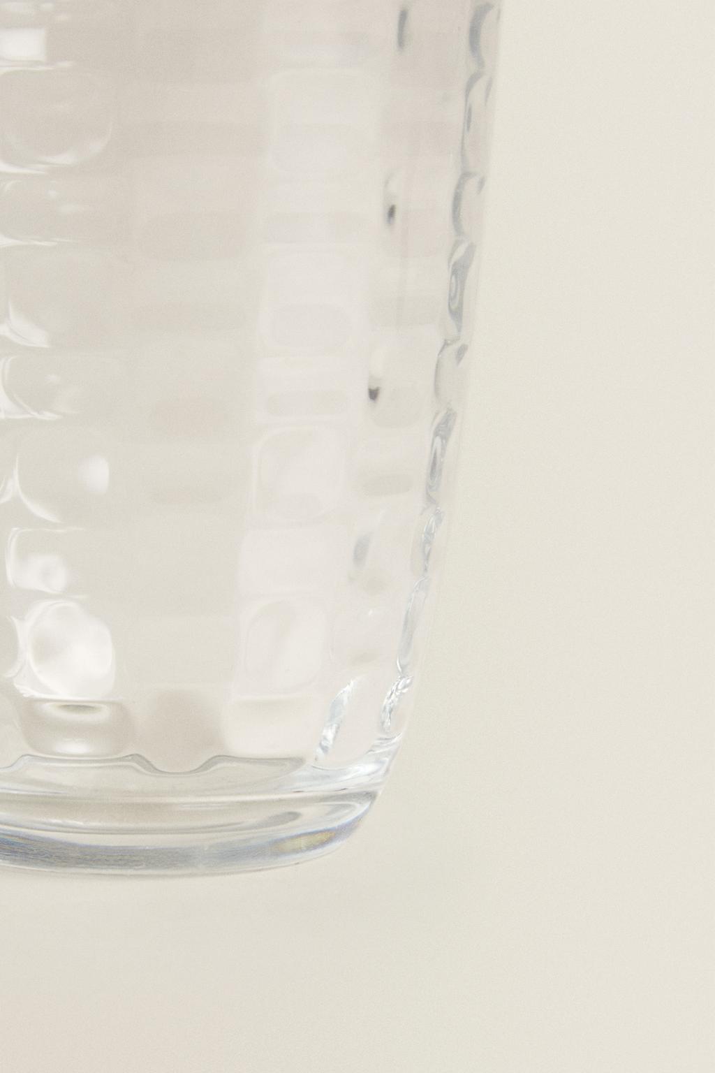 Стакан с рельефным квадратным узором