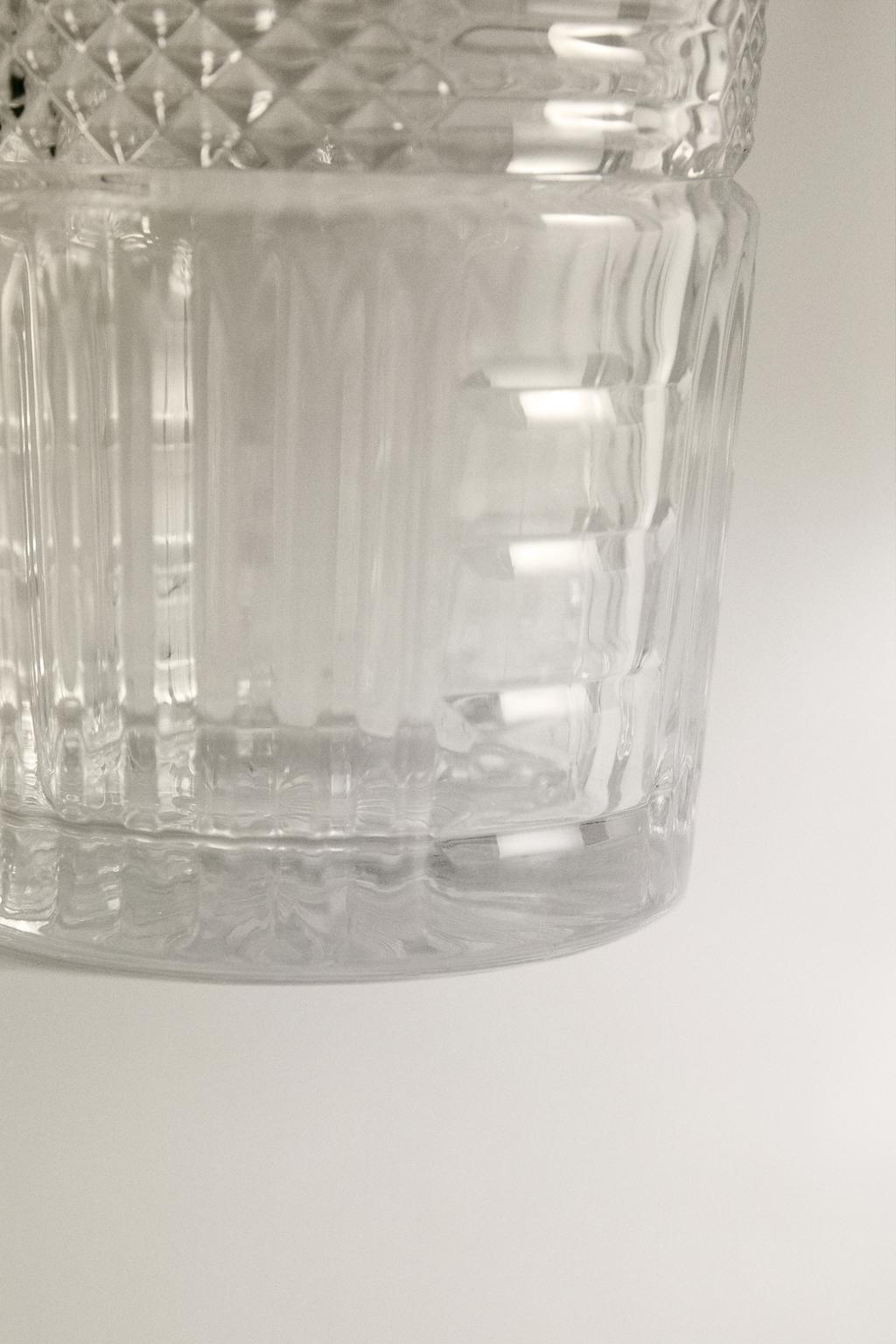 Стакан из стекла с рельефным узором