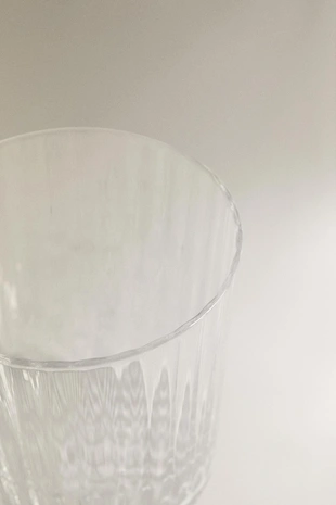 Стакан из стекла с линейным дизайном- Заказать в России