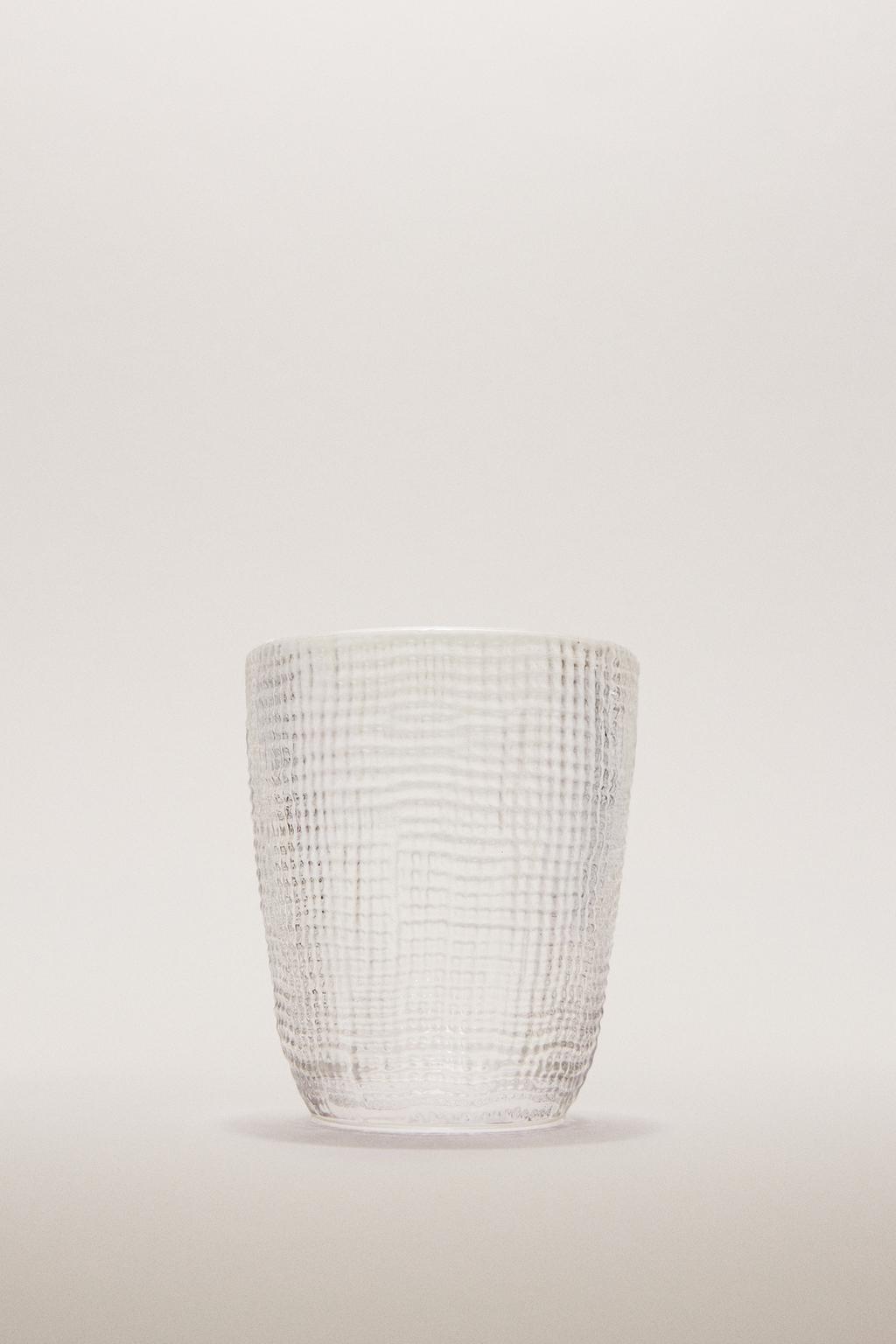 Стакан из стекла с рельефным узором